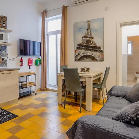 아파트 Digital Nomad 5- By Solea Homes