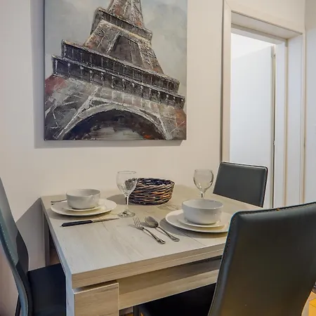 Digital Nomad 5- By Solea Homes 아파트 그지라